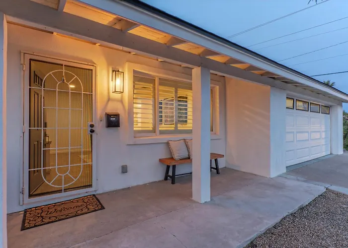 Holiday home Stylish 3br Retreat With Backyard Oasis Near Old Town