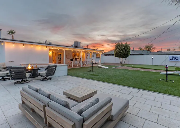 Stylish 3br Retreat With Backyard Oasis Near Old Town