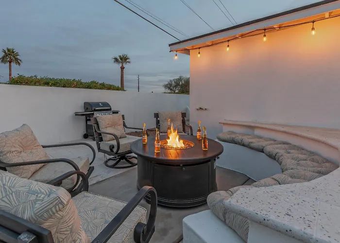 Stylish 3br Retreat With Backyard Oasis Near Old Town Scottsdale